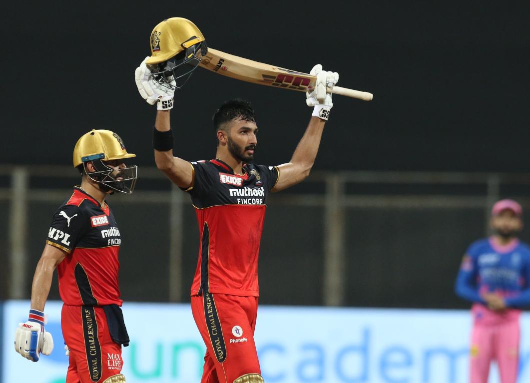 RCB thrash Rajasthan by 10 wickets to make it 4 in 4; regain top spot on the points table RCB thrash Rajasthan by 10 wickets to make it 4 in 4; regain top spot on the points table