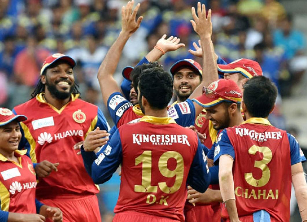 RCB bowlers run riot in IPL at the Feroz Shah Kotla on 26th April 2015 RCB bowlers run riot in IPL at the Feroz Shah Kotla on 26th April 2015