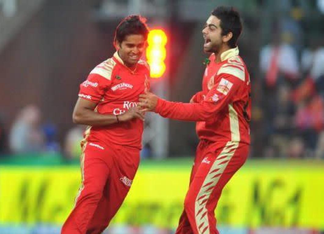 Vinay Kumar, batsmen help RCB beat Deccan Chargers Vinay Kumar, batsmen help RCB beat Deccan Chargers