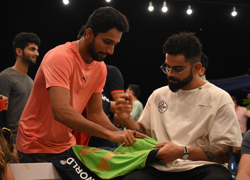Virat kohli red shirt top