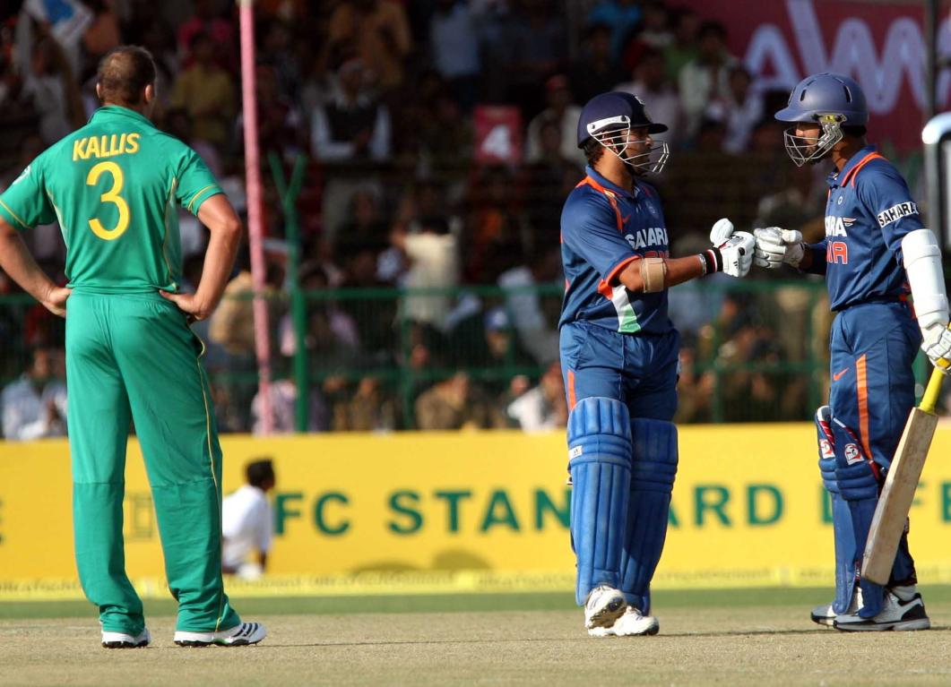 Very few batters in world cricket can read line and length quicker than DK: Sachin Tendulkar