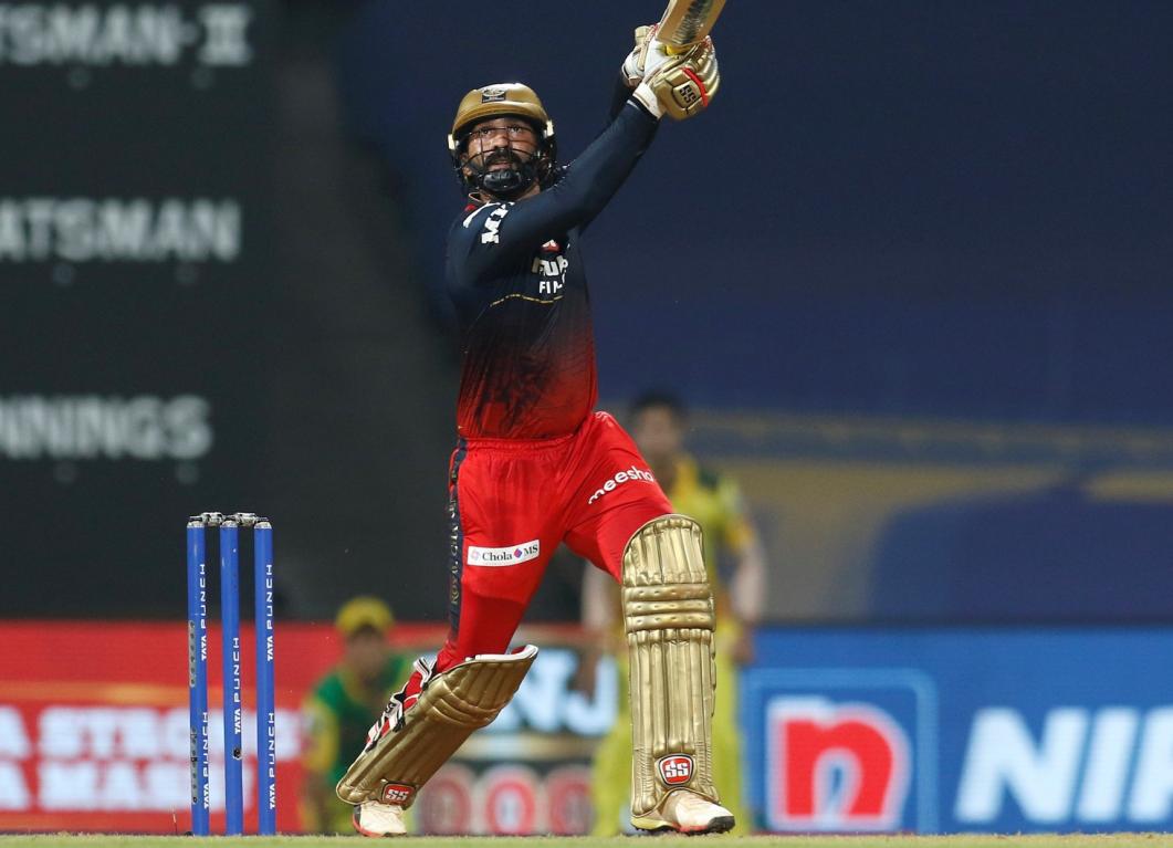 Middle order's efforts go  in vain as CSK get their first win