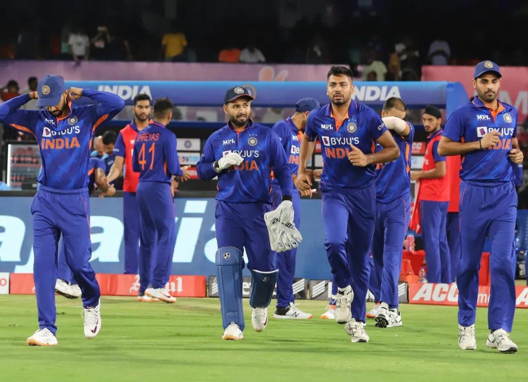 Dinesh Karthik and Harshal Patel part of India's T20I squad en route to Ireland; Hardik Pandya to lead Dinesh Karthik and Harshal Patel part of India's T20I squad en route to Ireland; Hardik Pandya to lead