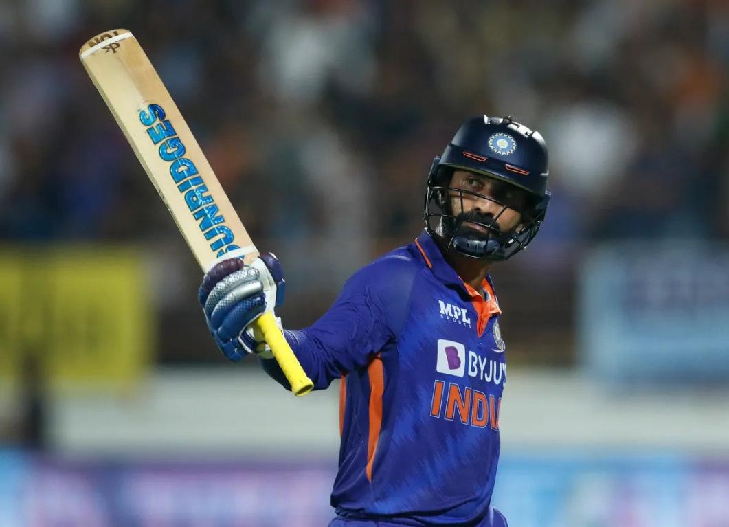 You won't find a player with such a range: Irfan Pathan heaps praise on Dinesh Karthik You won't find a player with such a range: Irfan Pathan heaps praise on Dinesh Karthik