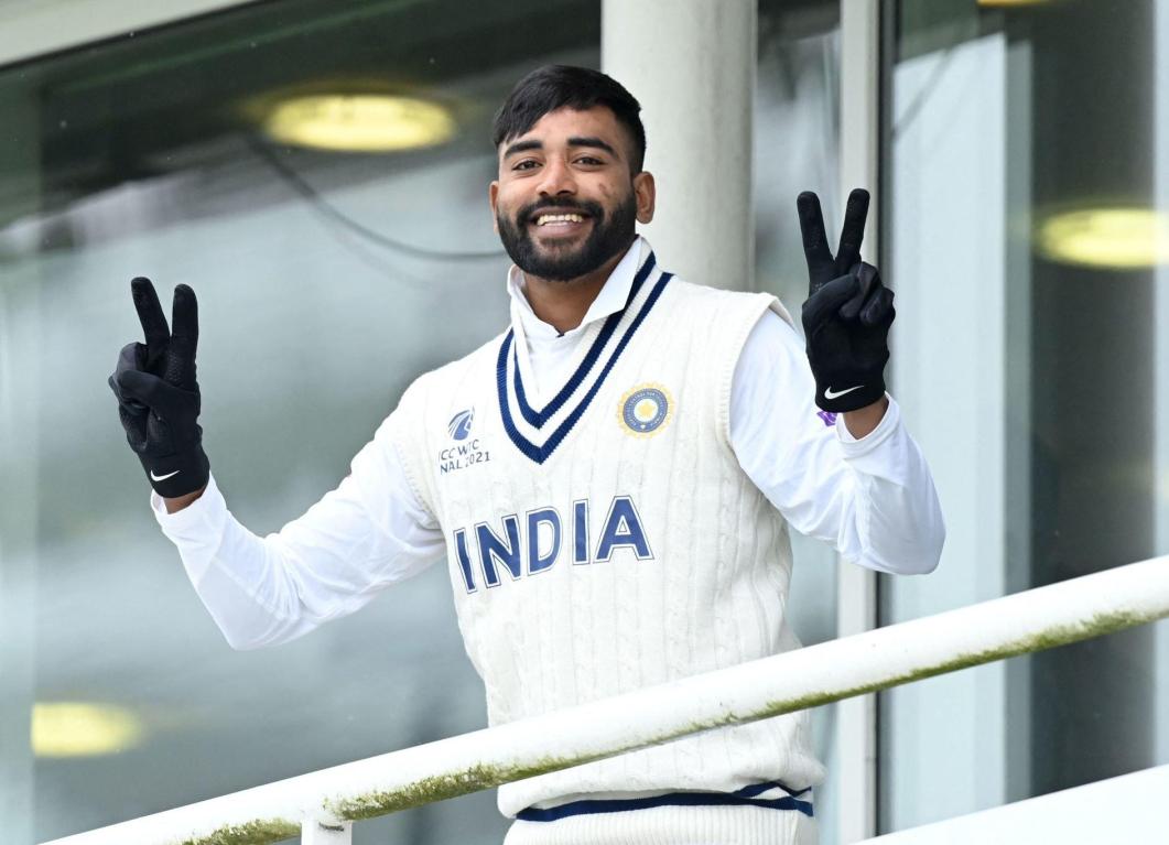 Mohammed Siraj and Dinesh Karthik enjoy a very strong friendship,  highlighted by a recent story revealed by the wicket-keeper batsman