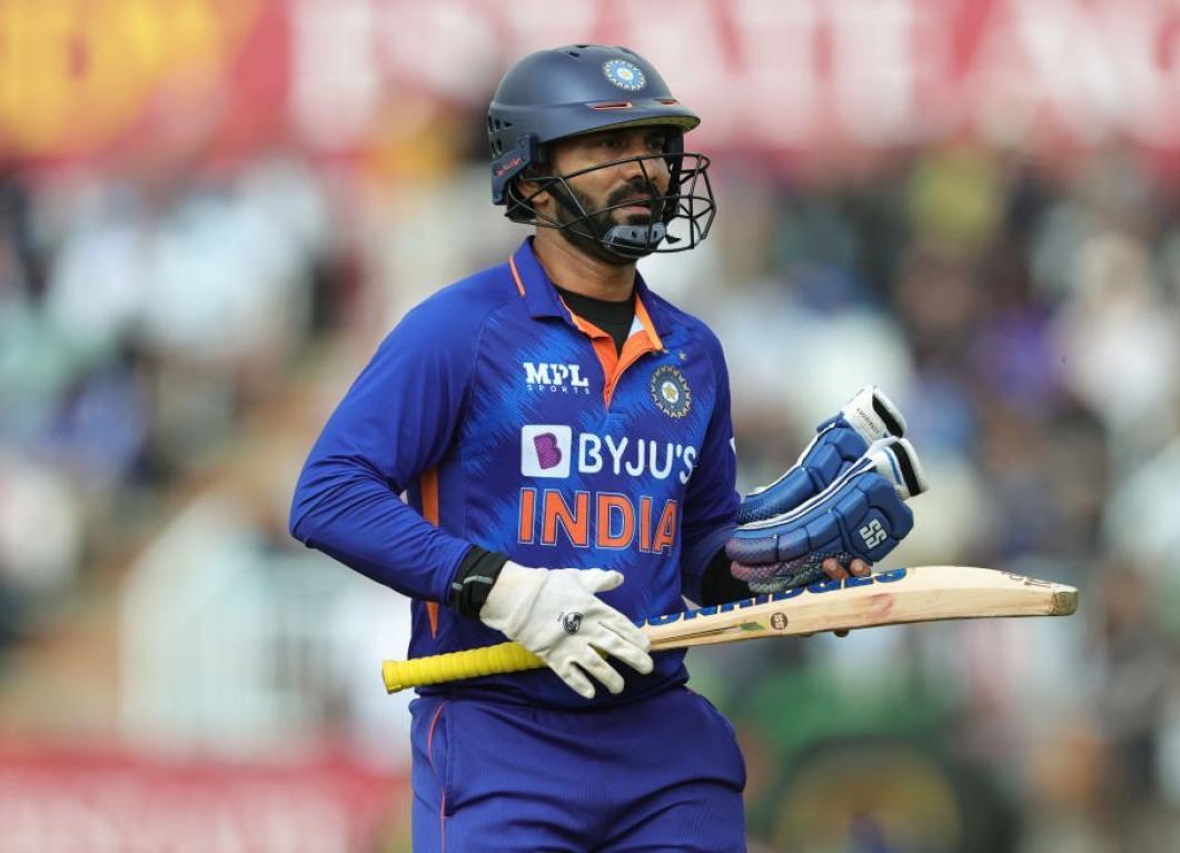 Dinesh Karthik shares his opinion on the KS Bharat vs Ishan Kishan debate ahead of WTC Final Dinesh Karthik shares his opinion on the KS Bharat vs Ishan Kishan debate ahead of WTC Final