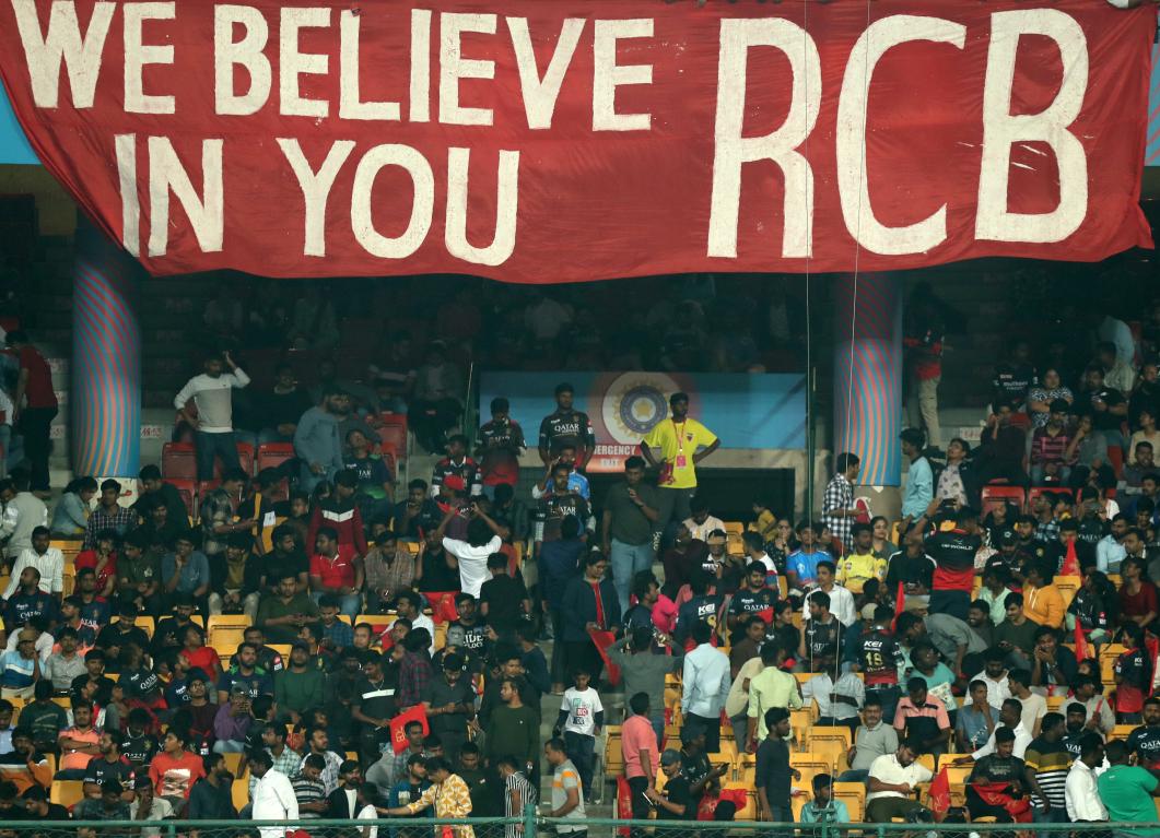 RCB-W vs MI-W