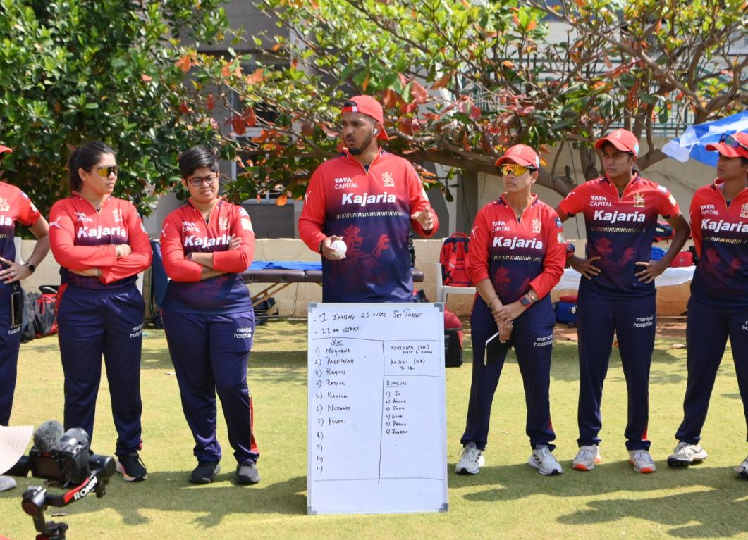RCB vs DC