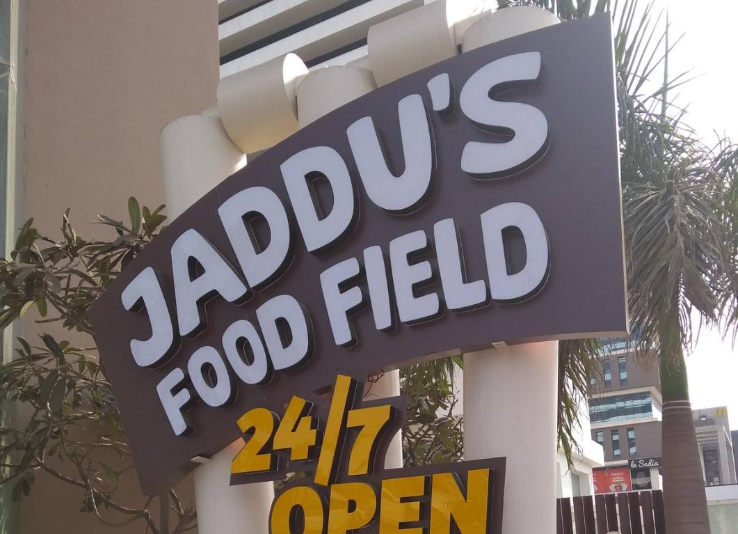Virat Kohli, Ravindra Jadeja, and Zaheer Khan own restaurant businesses