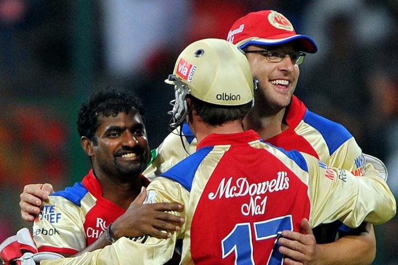RCB beat DD on this day in 2012, thanks to Daniel Vettori, Muttiah Muralitharan and AB de Villiers