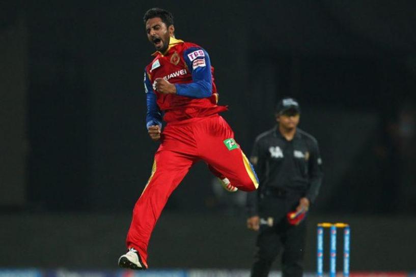 Gayle and Aravind star as RCB crush KXIP