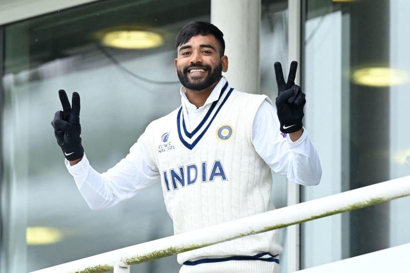 My career almost got finished there: Dinesh Karthik recalls a funny incident that riled up Mohammed Siraj after a T20I vs New Zealand My career almost got finished there: Dinesh Karthik recalls a funny incident that riled up Mohammed Siraj after a T20I vs New Zealand