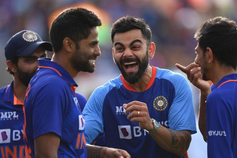 Watch – Virat Kohli adds humour to a steadfast day of cricket with a mock celebration after scoring his first boundary