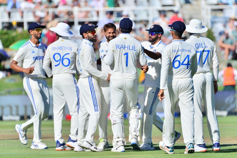 Chaos rules in Cape Town as 23 wickets fall on Day 1 of second Test Chaos rules in Cape Town as 23 wickets fall on Day 1 of second Test