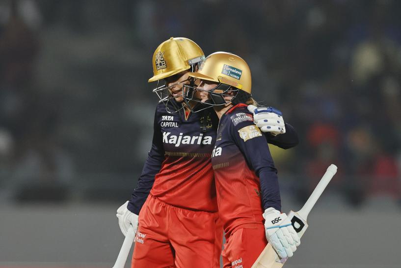 Smriti Mandhana and Dani Wyatt Smriti Mandhana and Dani Wyatt