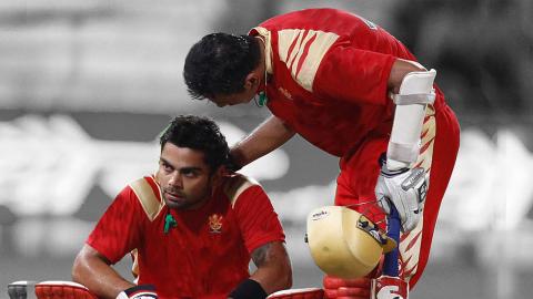 When Rahul Dravid Consoled Virat Kohli After A Devastating Loss Against Mumbai Indians In 2010 In fact, in some ways it's even gunning for the samsung galaxy s20 ultra. rahul dravid consoled virat kohli after