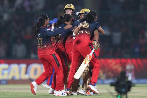 RCB-W won by 8 wickets