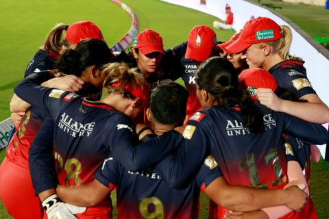 GG won the match by 6 wickets
